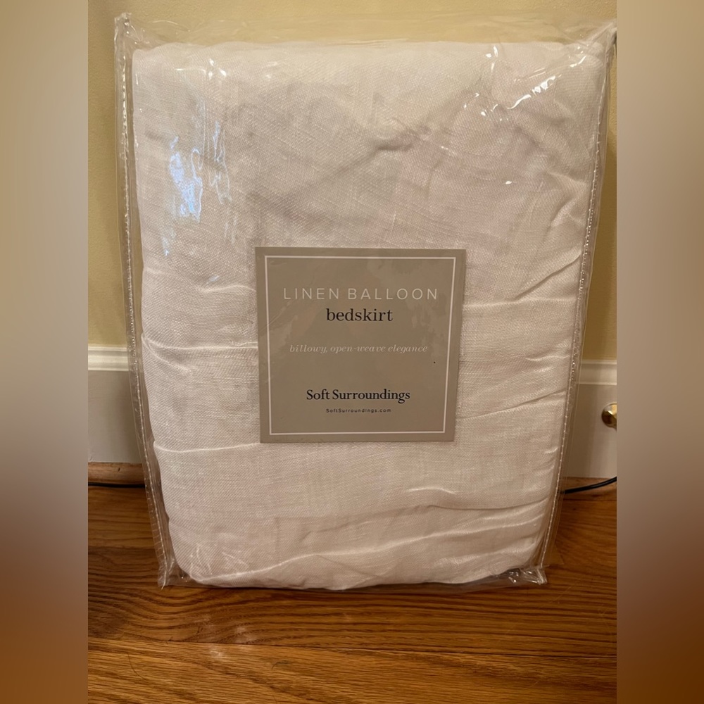Queen bed skirt